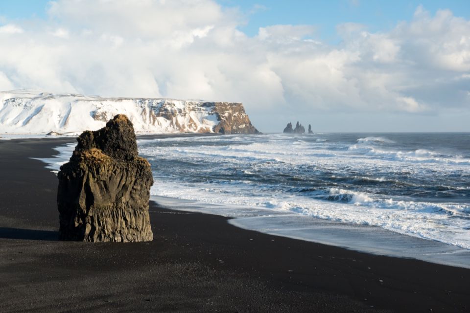 Czarna plaża Reynisfjara koło Vík