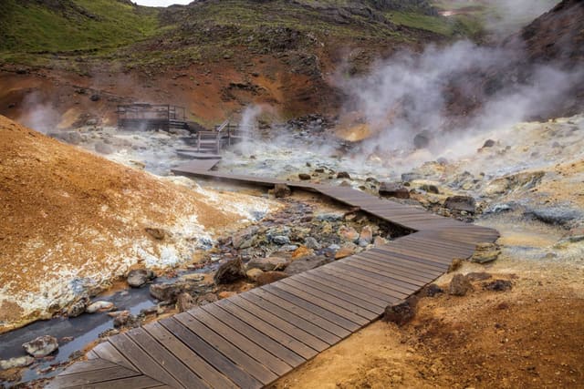 Pola geotermalne Seltún na półwyspie Reykjanes